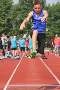 Marvin beim Weitsprung